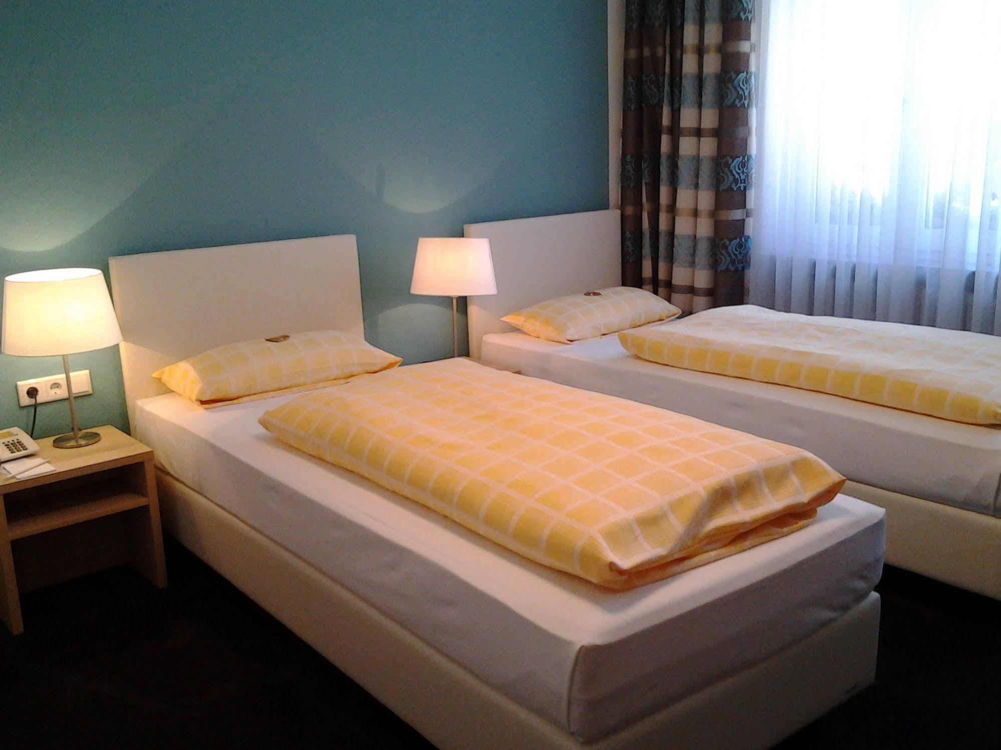 אופנבורג Centralhotel Garni מראה חיצוני תמונה
