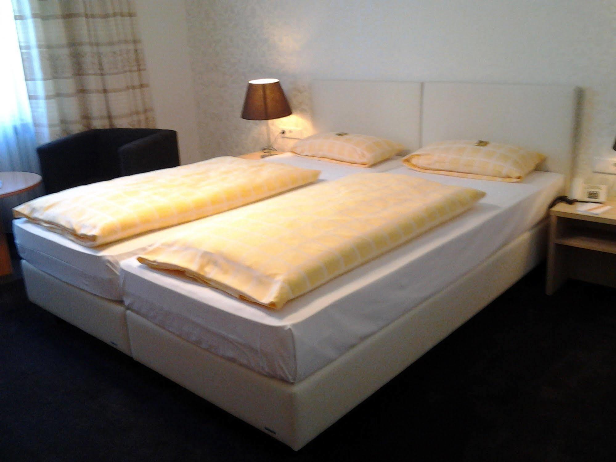אופנבורג Centralhotel Garni מראה חיצוני תמונה